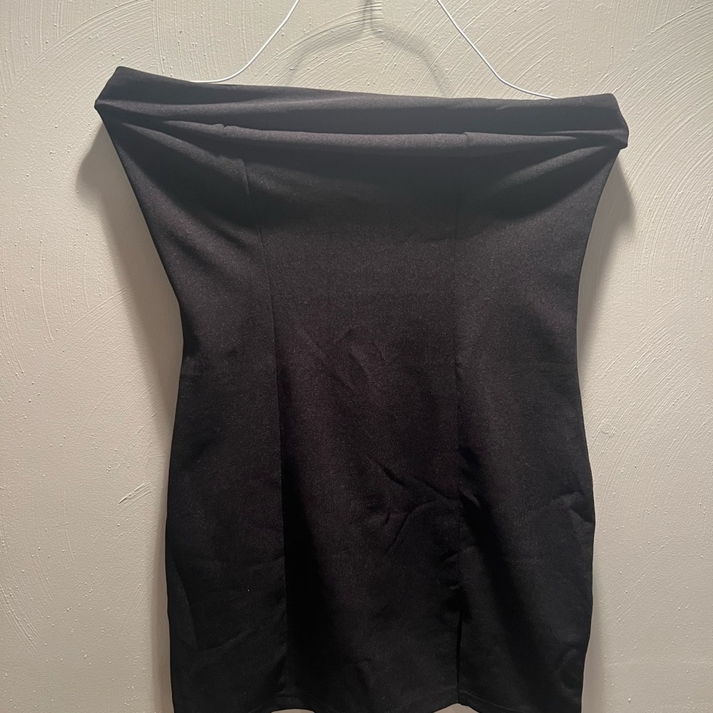 Elegant Black Women's strapless dress